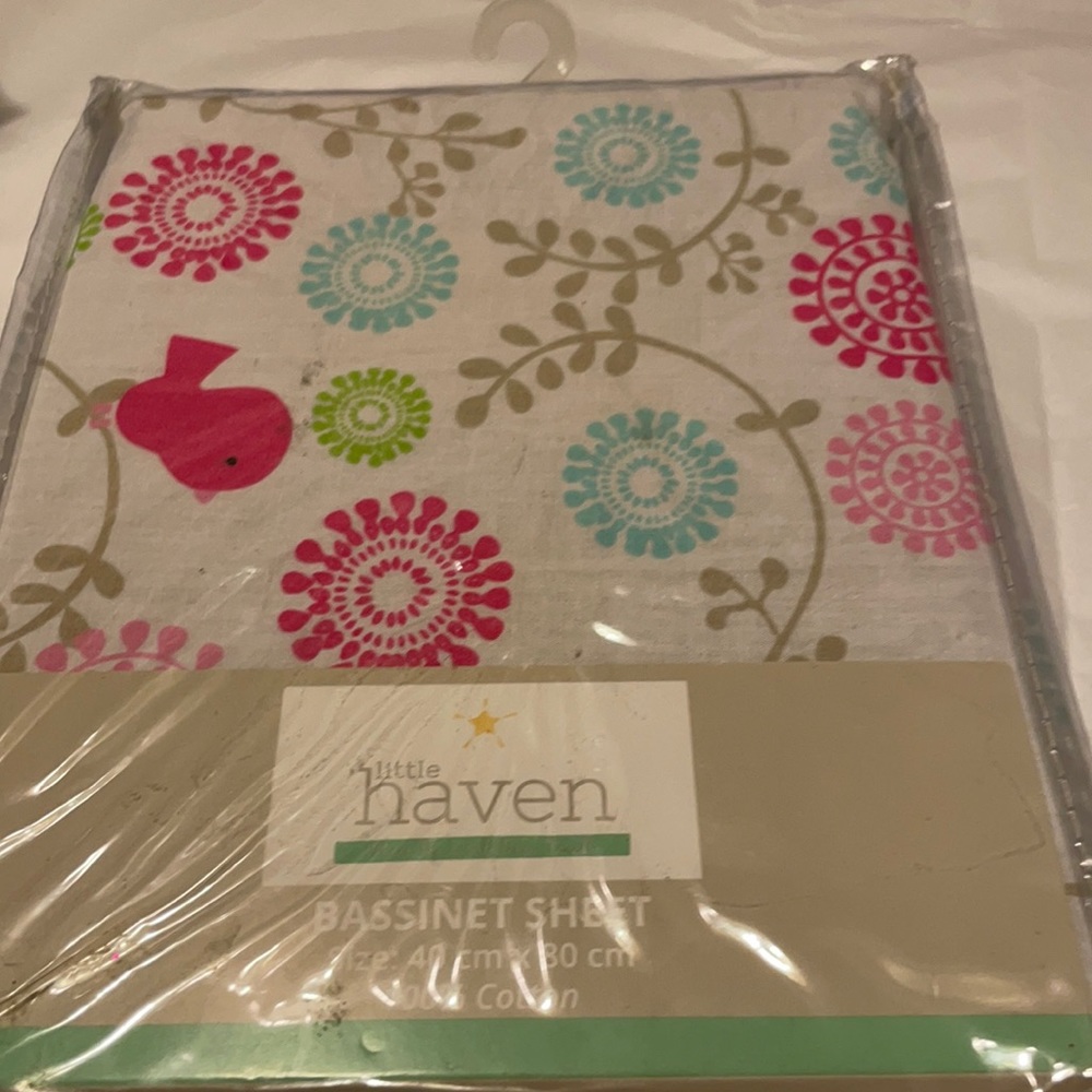 NWT LA GAVEN BASSINET FITTED SHEET 40CM X 80CM